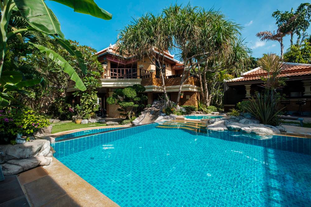 Landlord Considerations For Renting A House With A Pool