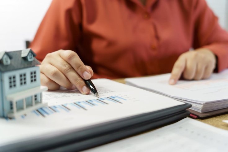 What Is Included in a Property Management Report?