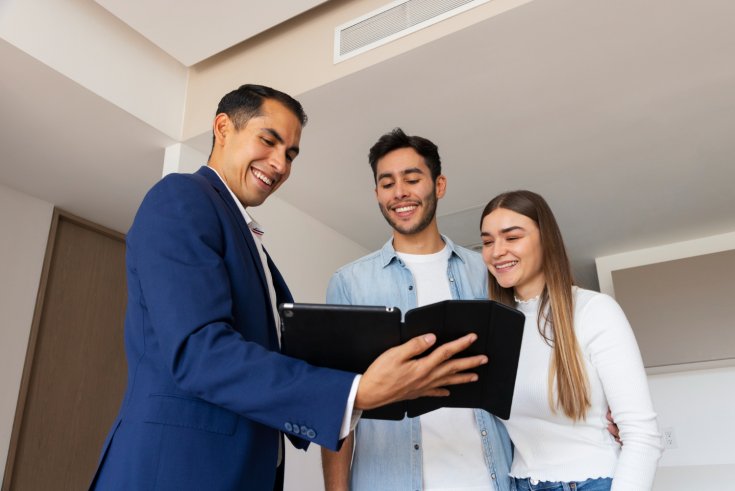 DIY vs. Hiring a Property Manager: What’s Right for Your Rental